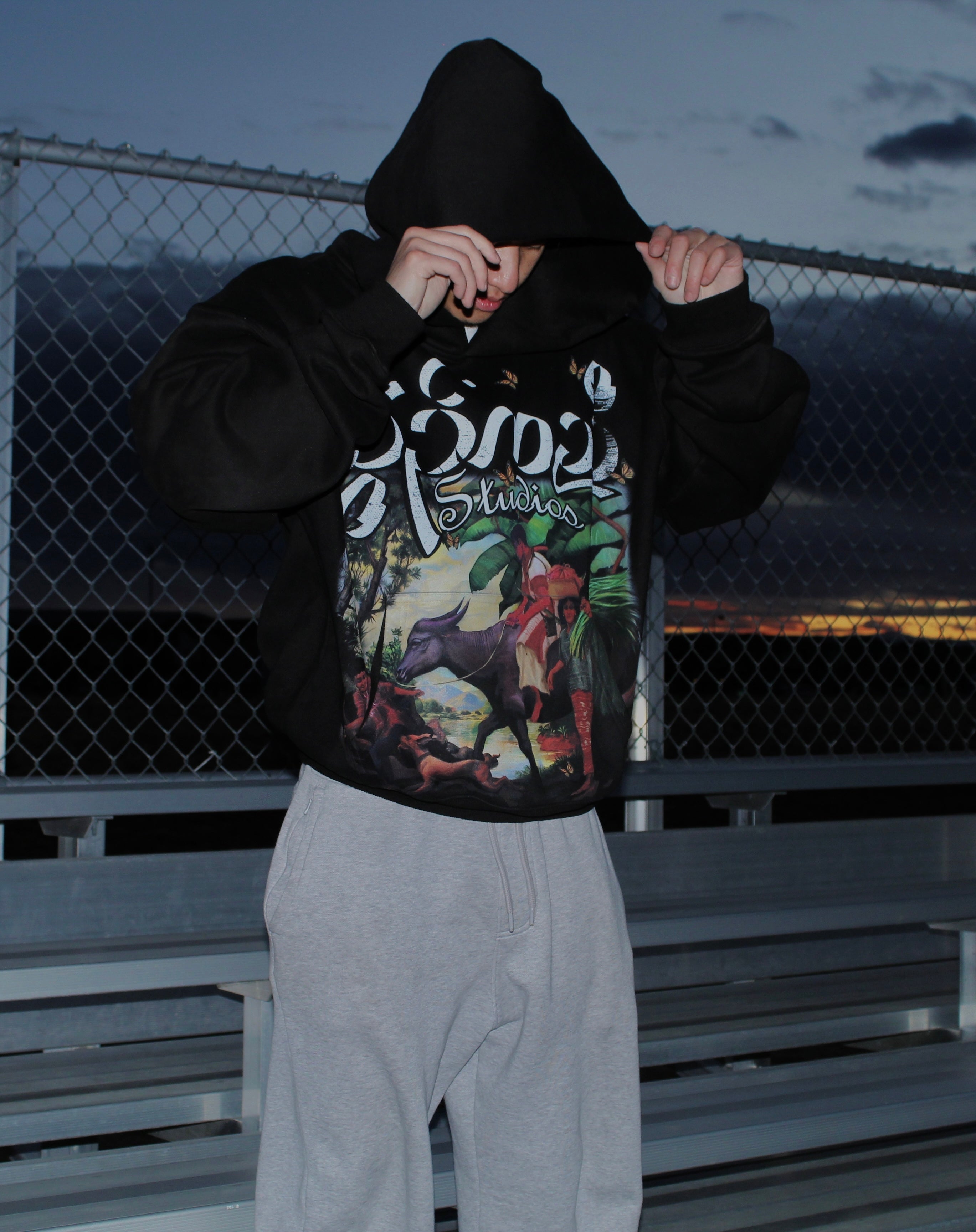 THWEE KNYAW HOODIE